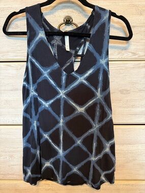 Women’s buckle RVCA tank size small